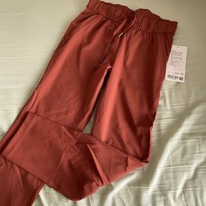 Lululemon on the fly pants size 4